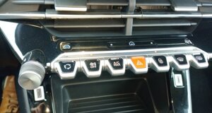 peugeot-208-business-nera-lavello-panoramica.jpeg