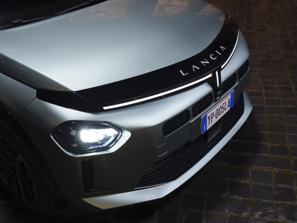 lancia-ypsilon-1.2-100-cv-lavello-ad-auto-(12).jpeg