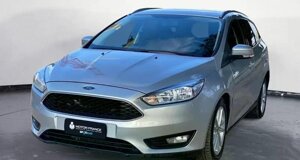 ford-focus-usata-ad-auto-lavello-cofano.jpeg