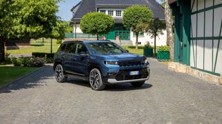 jeep-compass-plug-in-hybrid-2026-la-prova-su-strada-di-motor1.com.jpeg