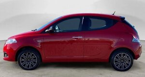 lancia-ypsilon-hybrid-usata-lavello-ad-auto-faro.jpeg