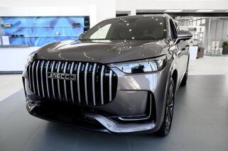 jaeecoo-8-phev-ad-auto-lavello.jpeg