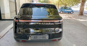 leapmotor-b-10-reev-nera-ad-auto-lavello%20(3).jpeg