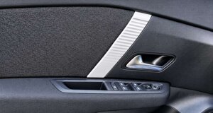 citroen-c-4-hybrid-ad-auto-lavello%20(5).jpeg