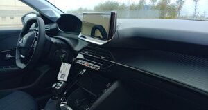 peugeot-208-business-nera-lavello-display-dettaglio.jpeg
