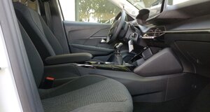 peugeot-208-ad-auto-lavello%20(18).jpeg
