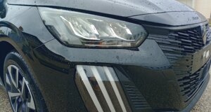 peugeot-208-business-nera-lavello-angolo-posteriore.jpeg