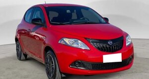 lancia-ypsilon-hybrid-usata-lavello-ad-auto-anteriore-angolo%20(2).jpeg