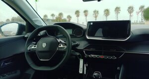 peugeot-208-business-nera-lavello-quadro-strumenti.jpeg