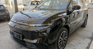 leapmotor-b-10-elettrica-ad-auto-lavello%20(35)%20(fileminimizer).jpeg