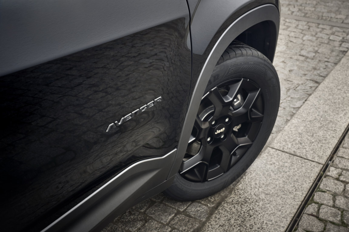 jeep-avenger-black-edition-ad-auto-lavello-(10).jpeg