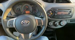 toyota-yaris-usata-lavello-ad-auto-baule.jpeg