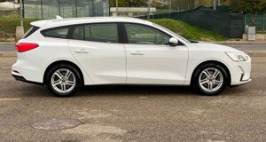 ford-focus-usata-ad-auto-lavello-fronte-angolo.jpeg