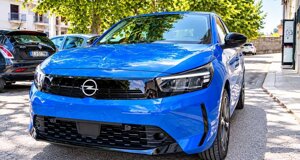 opel-corsa-edition-blu-ad-auto-lavello.jpeg