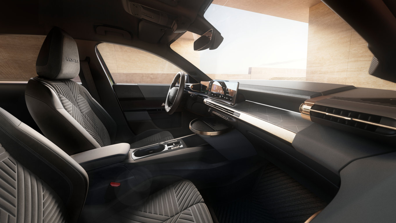 new-lancia-ypsilon-lavello-ad-auto-plancia.jpeg