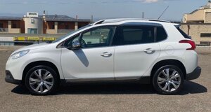 peugeot-2008-usata-lavello-ad-auto-retro%20(2).jpeg