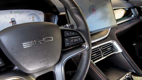 byd-seal-u-dm-i-2025-la-prova-su-strada (1).jpeg