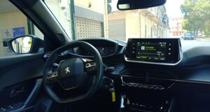 peugeot-2008-hdi-usato-lavello-ad-auto-baule%20(fileminimizer).jpeg