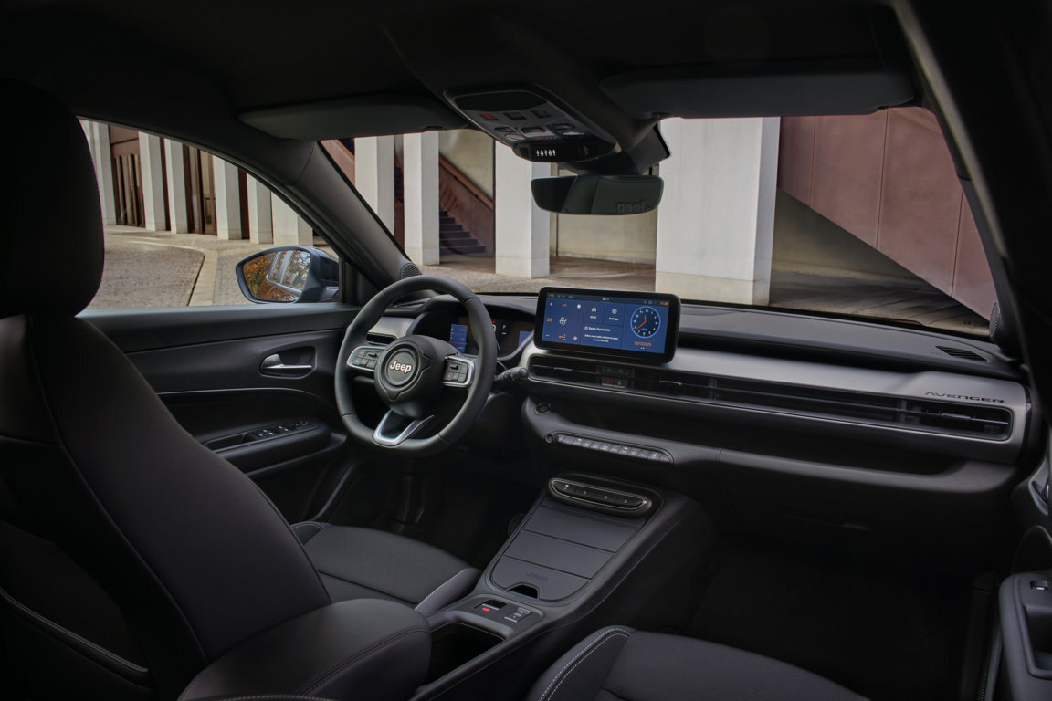 jeep-avenger-black-edition-ad-auto-lavello-(13).jpeg