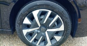peugeot-208-business-nera-lavello-pulsantiera-basso.jpeg