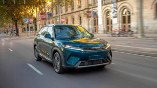 byd-atto-2-dm-i-ad-auto-lavello.jpeg