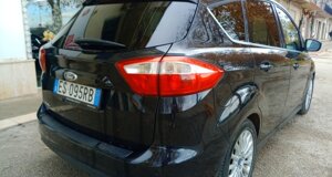 ford-c-max-usato-lavello-ad-auto-fiancata.jpeg