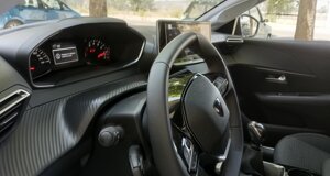 peugeot-208-ad-auto-lavello%20(14).jpeg