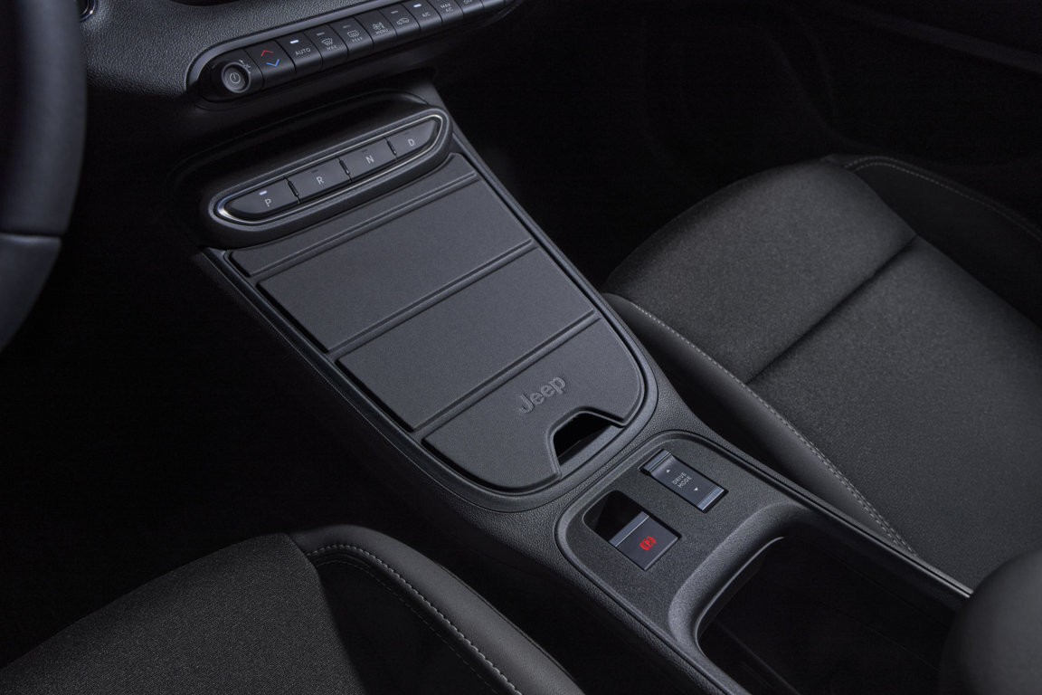 jeep-avenger-black-edition-ad-auto-lavello-(19).jpeg