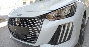 peugeot-208-ad-auto-lavello%20(8).jpeg