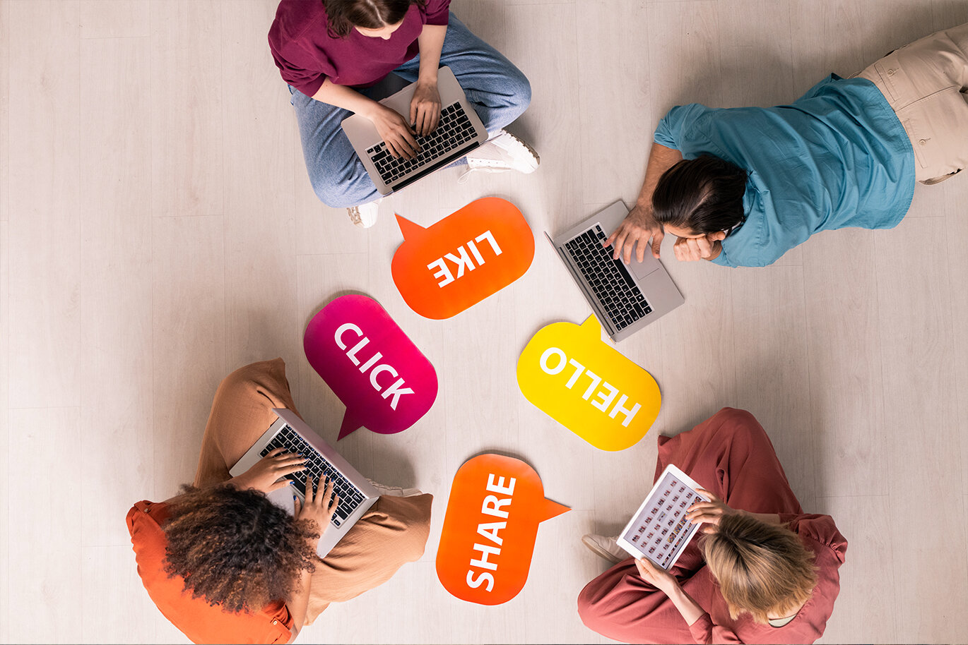 "Se Ti Vedono, Esisti: L'Importanza di Essere Presenti sui Social con il Supporto di Visionet"