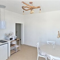 Sala privata vista mare per colazioni,pranzi,cene La Sala è privata e dotata di piatti, posate, bicchieri , macchina per caffè espresso.....