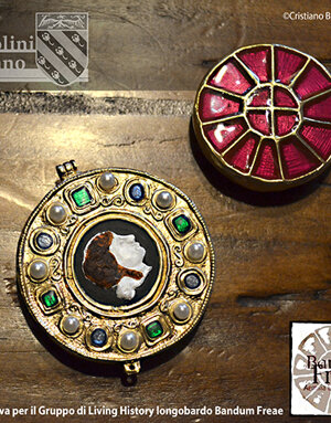 Fibule longobarde riprodotte da reperto originale, Spilamberto VI-VII secolo d.C.