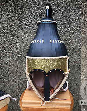 Elmo lamellare longobardo di re Agilulfo, VII secolo d.C.