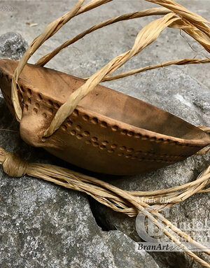 Ciotola neolitica ad anse forate. Museo Archeologico Ponti, Isolino Virginia, Biandronno (VA).