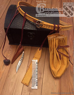 Cintura longobarda femminile VI-VII secolo, riprodotta da reperti originali da Arsago Seprio.