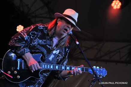 b82309828d4cedbd926e877faf66e8a099f5b122