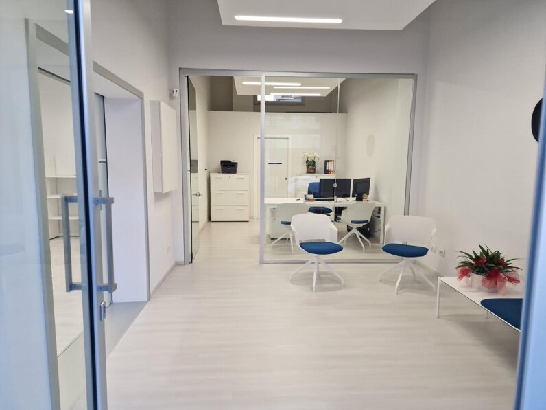arredi ufficio, arredo a lecce, arredo in provincia di lecce, biblioteca arredi, montessori, casanova