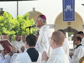 77f2ae90a7a1ad8fa13bb2c522dbe4cff181b79c