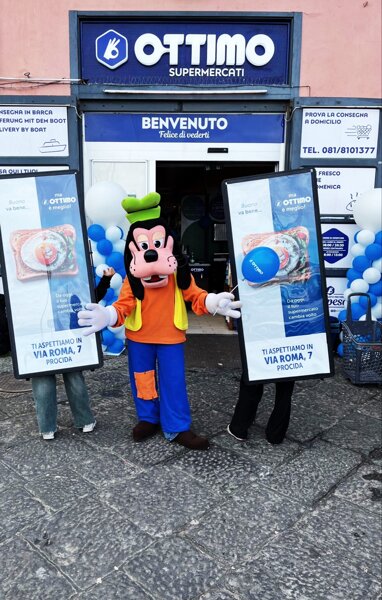 Gli Zaini pubblicitari detti anche Zaini itineranti sono una forma di pubblicit originale ed innov