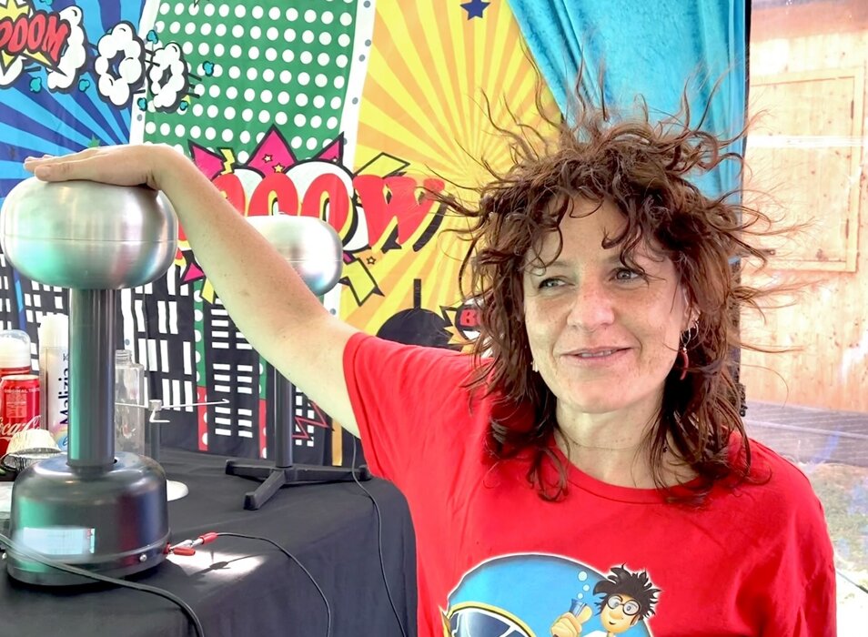 scienza divertente per bambini per evento bimbi in ufficio