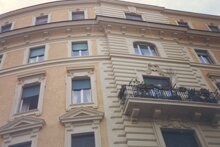 13 - Condominio v. Tevere n°16 Facciata e scala