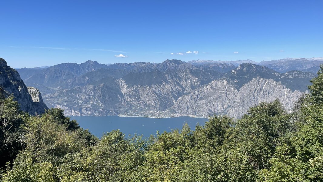 Bocca Navene, balcone sul Garda.