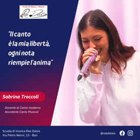 blu rosso e bianco generico statico citazione notizie generiche post di instagram