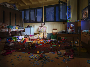 photography project about women in their domestic interiors