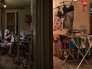 photography project about women in their domestic interiors