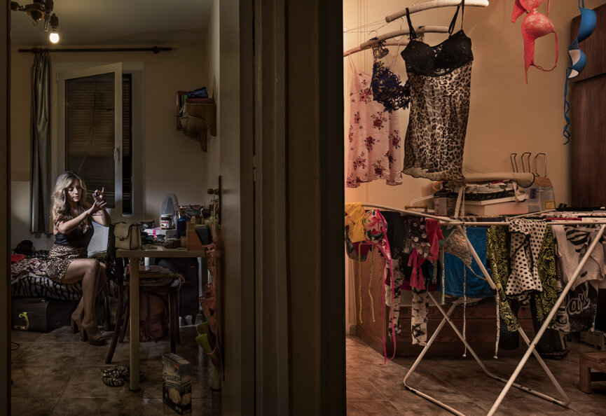 photography project about women in their domestic interiors photography project about women in their domestic interiors