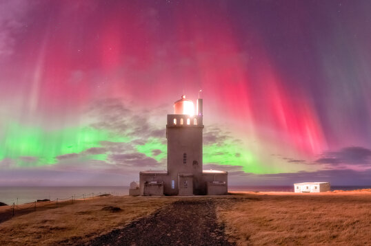 Aurora boreale sui cieli islandesi