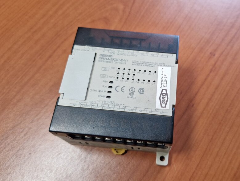 PLC OMRON