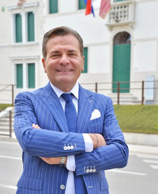 e447666841aca1aa1d07154dadbb1fa1b727df40