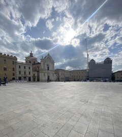piazza aquila.jpeg piazza aquila.jpeg